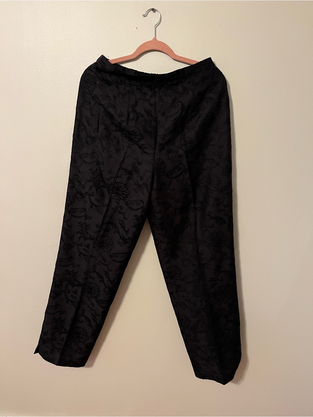 100% Silk Diane Gilman Black Floral-Textured Straight-Leg Pants